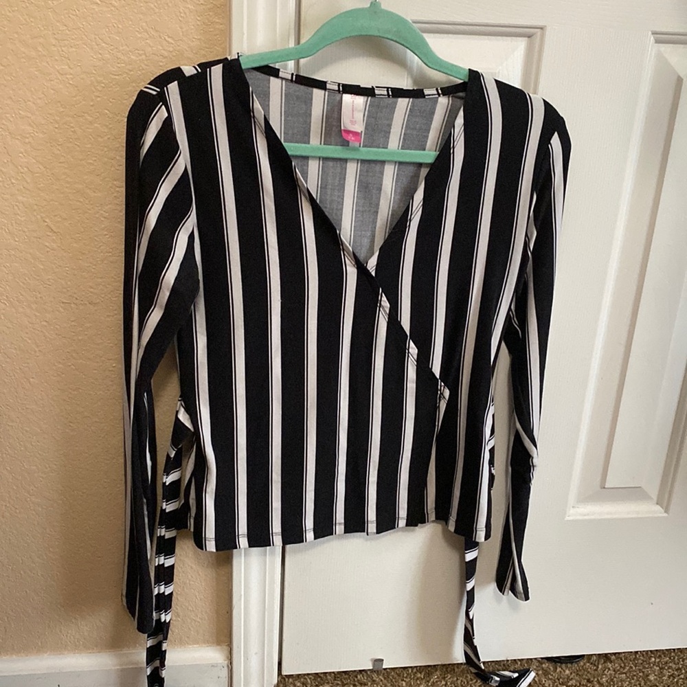 Black & White Stripe Long Sleeve Shirt